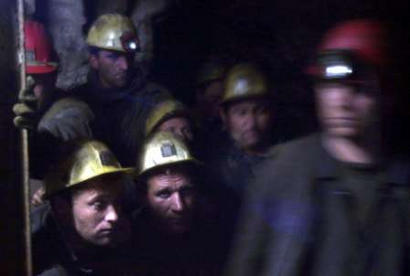 macedonian_miners_25nov2002.jpg